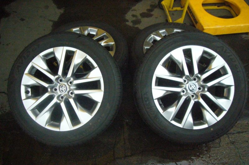 現行 RAV4 純正ﾀｲﾔﾎｲｰﾙ買取 ｱｯﾌﾟｶﾞﾚｰｼﾞ長野店 | 株式会社DMC