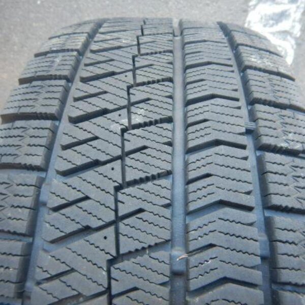 220クラウン純正 ハイグロス 18インチ スタッドレスタイヤホイール