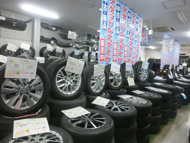 スタッドレスタイヤホイールセットコーナー さらに拡大中です