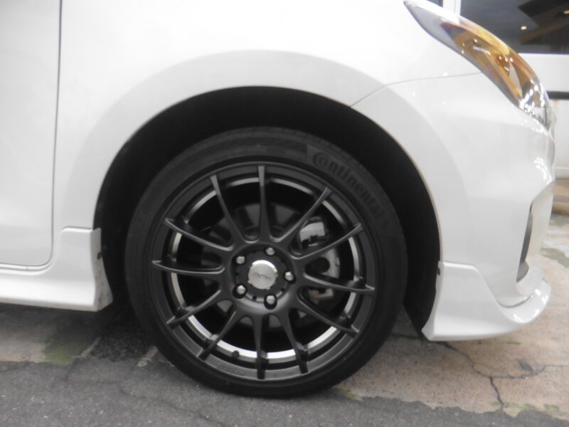 ホイール組み替え作業！！ スイフトスポーツ（ZC33S） アップ
